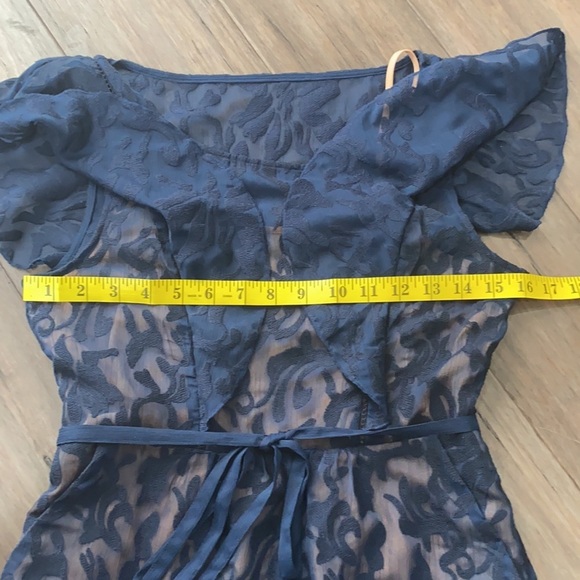 5 for $25 Moulinette soeurs blue flutter sleeve scroll lace dress - Picture 10 of 13